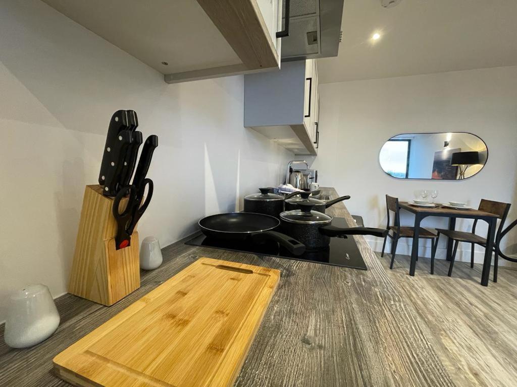 Kingsbridge Point - Cosy One Bed Apartments Near Town Centre, Свіндон Екстер'єр фото