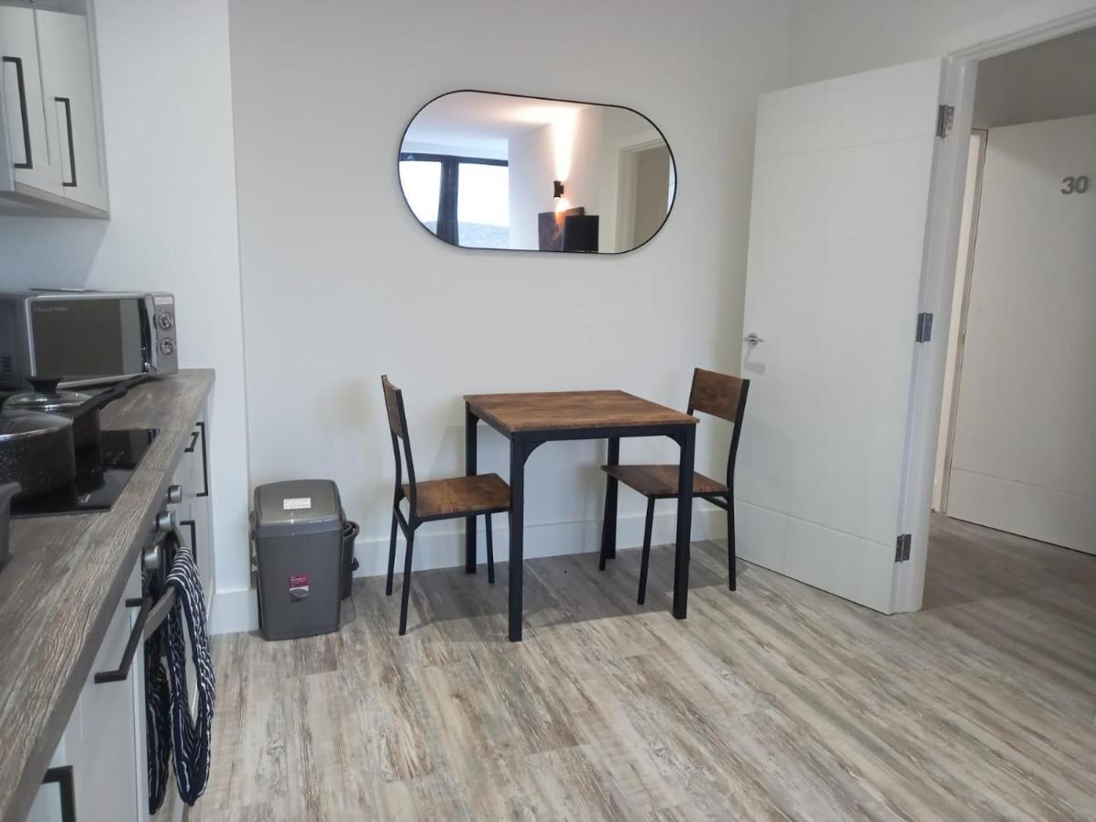 Kingsbridge Point - Cosy One Bed Apartments Near Town Centre, Свіндон Екстер'єр фото
