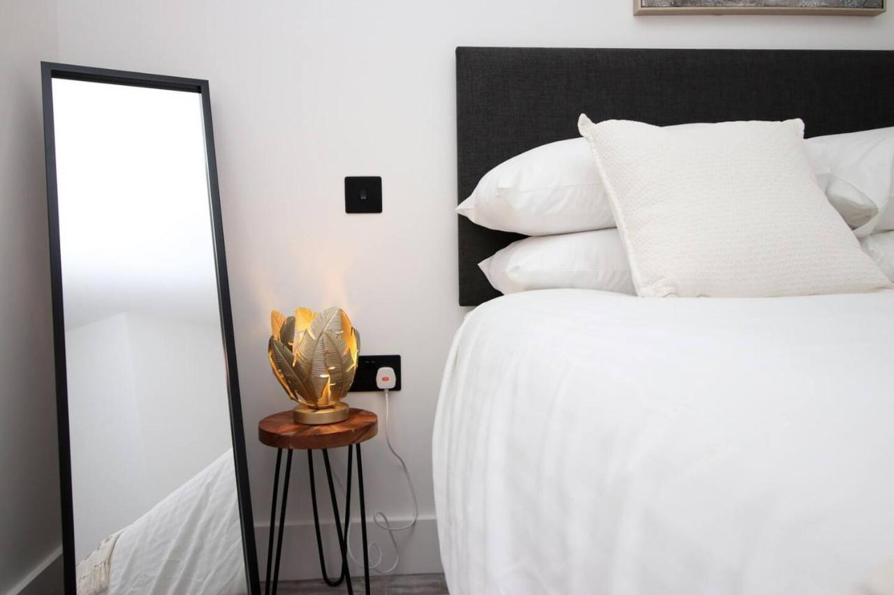 Kingsbridge Point - Cosy One Bed Apartments Near Town Centre, Свіндон Екстер'єр фото
