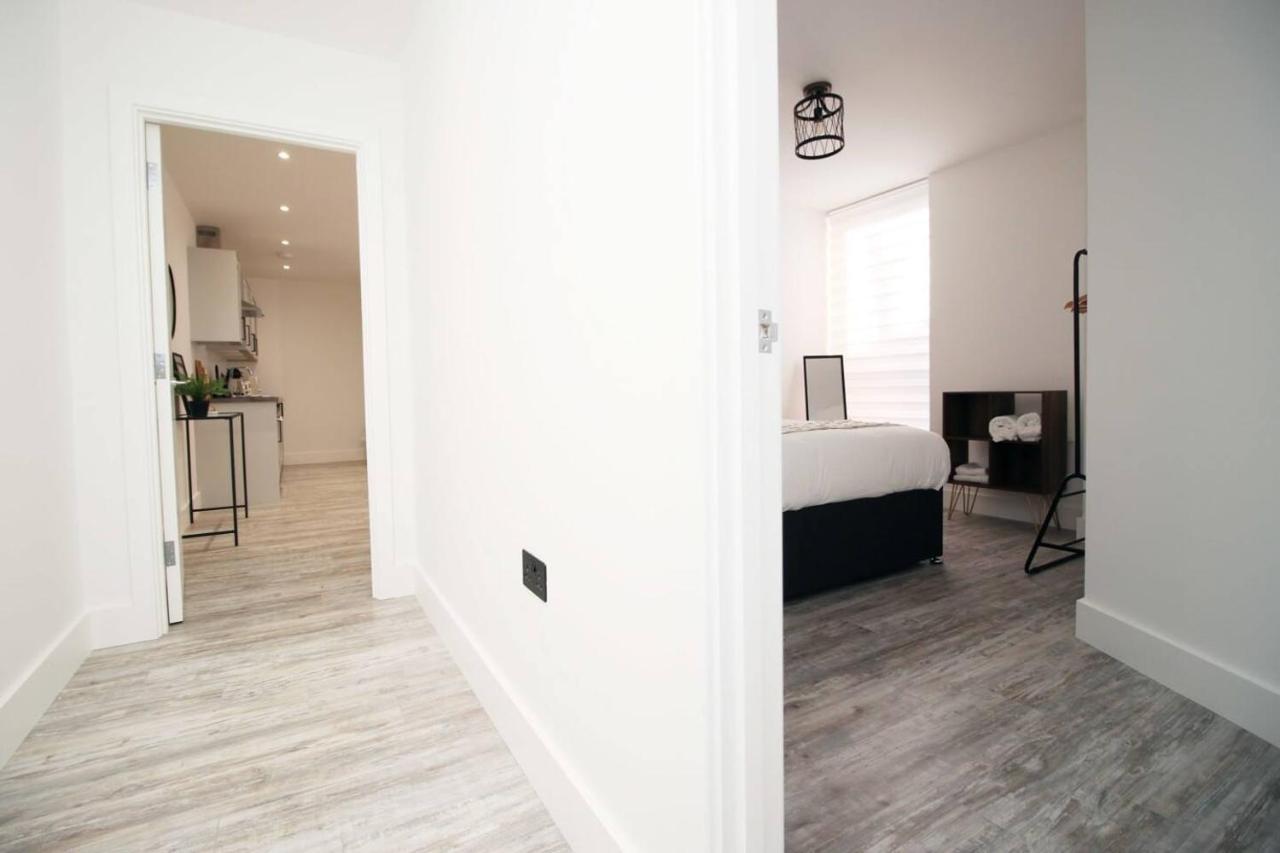 Kingsbridge Point - Cosy One Bed Apartments Near Town Centre, Свіндон Екстер'єр фото