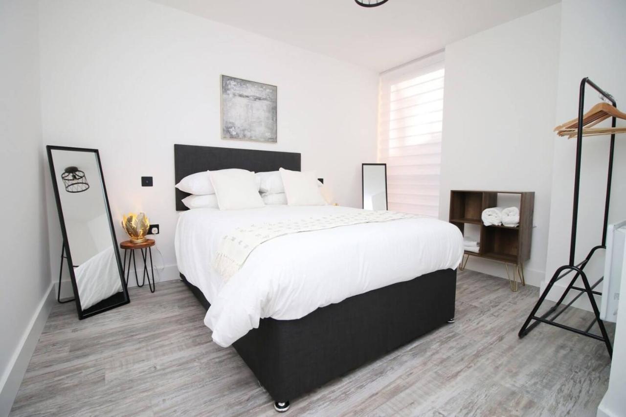 Kingsbridge Point - Cosy One Bed Apartments Near Town Centre, Свіндон Екстер'єр фото