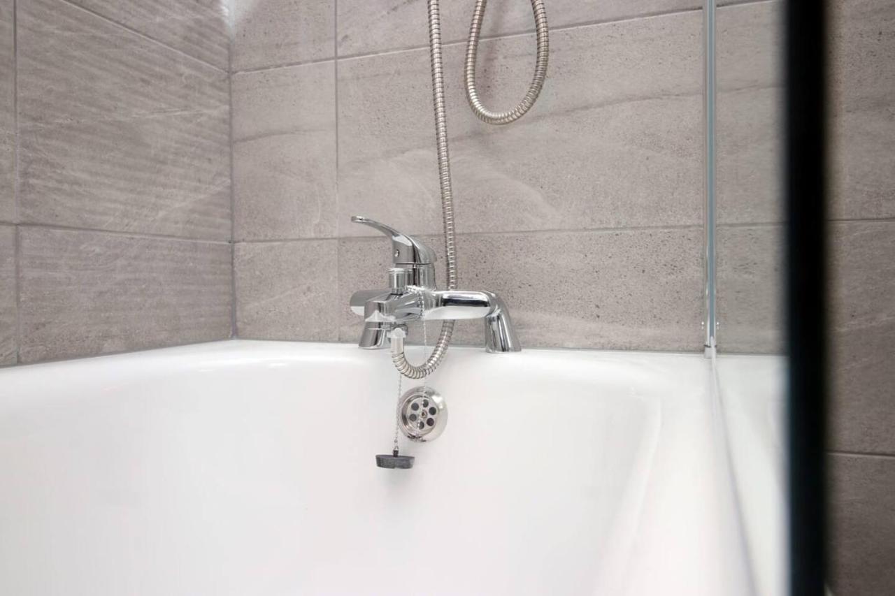 Kingsbridge Point - Cosy One Bed Apartments Near Town Centre, Свіндон Екстер'єр фото