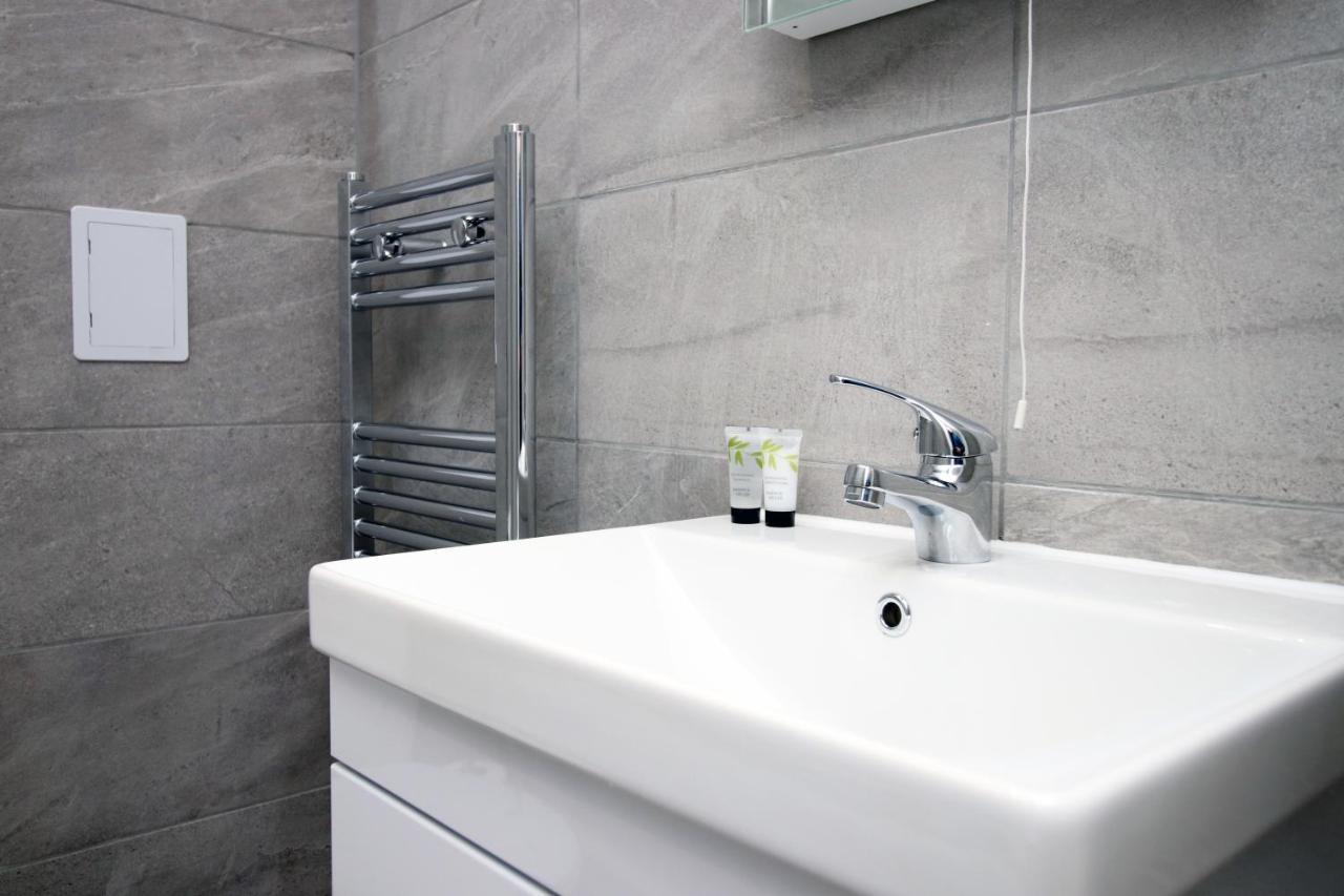 Kingsbridge Point - Cosy One Bed Apartments Near Town Centre, Свіндон Екстер'єр фото