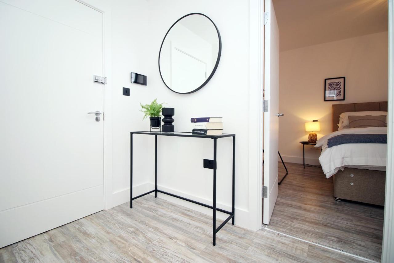 Kingsbridge Point - Cosy One Bed Apartments Near Town Centre, Свіндон Екстер'єр фото